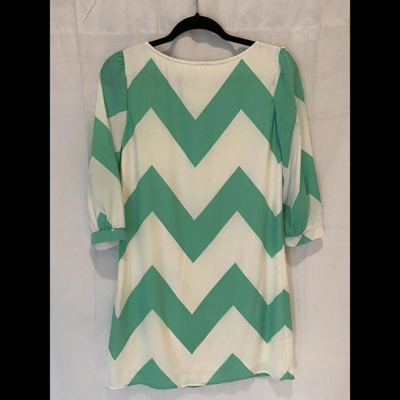 Green And White Zig Zag Stripe Mod Shift Dress With Liner By Together - Size Sm - Picture 2 of 5